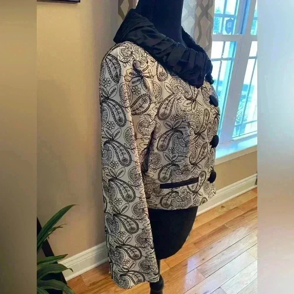 Nanette Lepore Black/Off White Paisley Embroidered Crop Jacket Women’s Size 12 - Picture 2 of 14